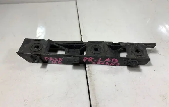 Volkswagen PASSAT B6 Front bumper mounting bracket 3C0807184