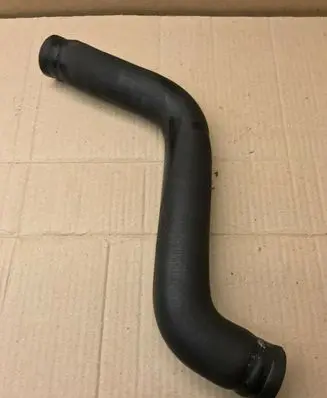 Volkswagen Jetta II Engine coolant pipe/hose 191121101S