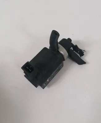 Audi A4 S4 B6 8E 8H Turbo solenoid valve 8D0906627