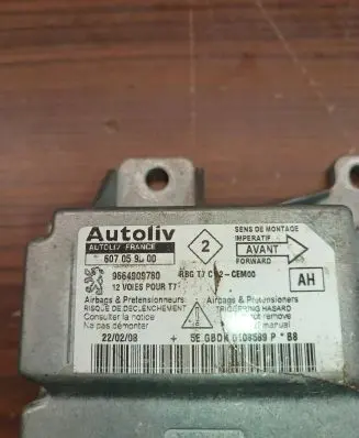 Peugeot 308 Airbag control unit/module 607059500 9664909780
