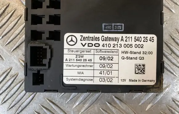 Mercedes-Benz E W211 Gateway control module A2115402545 410213005002