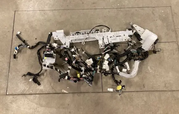 Toyota Auris E180 Panel wiring 821180Z 21042014 001950