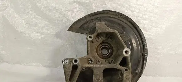 Rear wheel hub