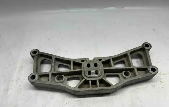 Dodge Challenger Gearbox mounting bracket A580 04726069AD