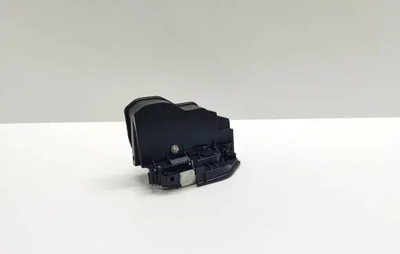 BMW 5 F10 F11 Front door lock 7202143 A053702