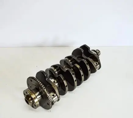 Volkswagen PASSAT B5 Crankshaft 031902038C