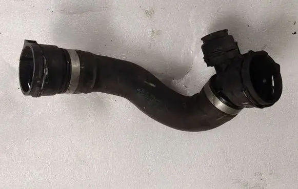 BMW X5 E70 Engine coolant pipe/hose 16185913 7808078