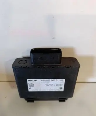 Audi A4 S4 B8 8K Voltage converter/converter module 8K0959663B 8K0959663