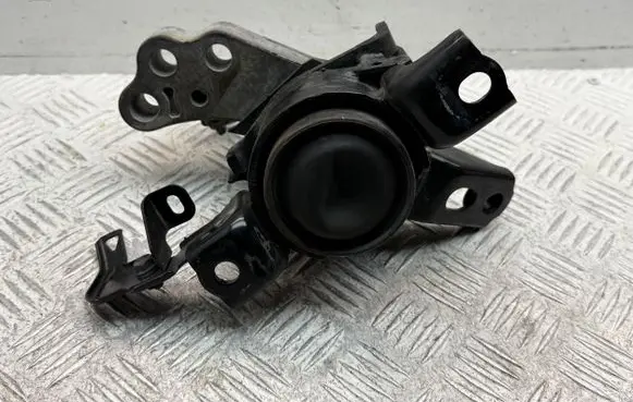 Toyota Auris 150 Engine mount bracket 123050R020 123150R020