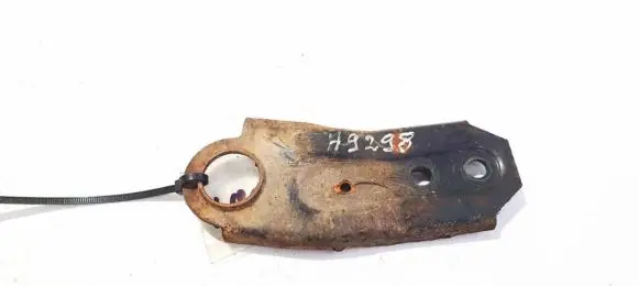 Radiator mount bracket