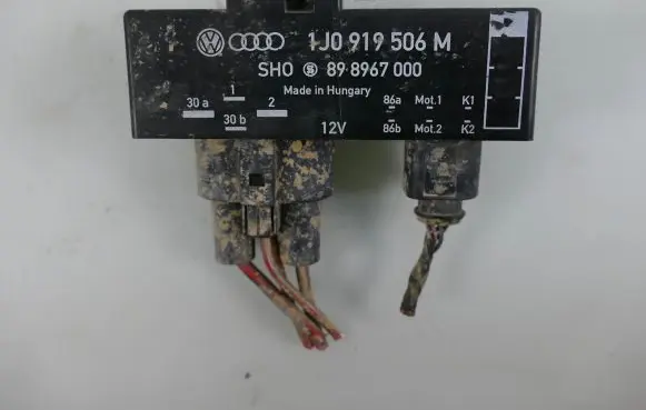Skoda Fabia Mk1 (6Y) Coolant fan relay 1J0919506M