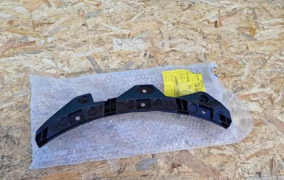 Mazda CX-3 Fender mounting bracket D52G51U40