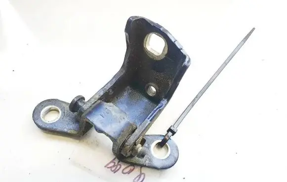 Ford Mondeo Mk III Rear door lower hinge