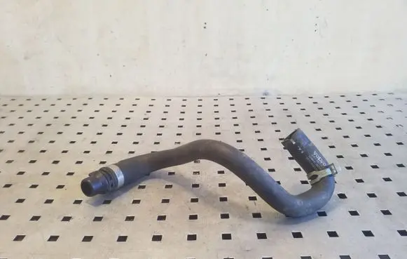 Volvo XC90 Engine coolant pipe/hose 32138761