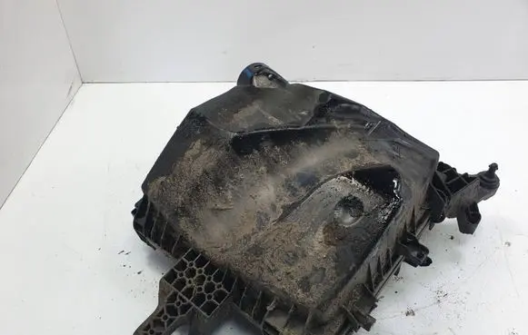 Ford Transit Courier Air filter box