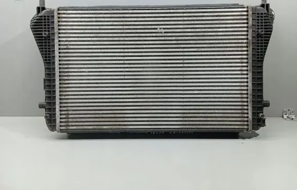 Volkswagen PASSAT Intercooler radiator 3C0145805AN