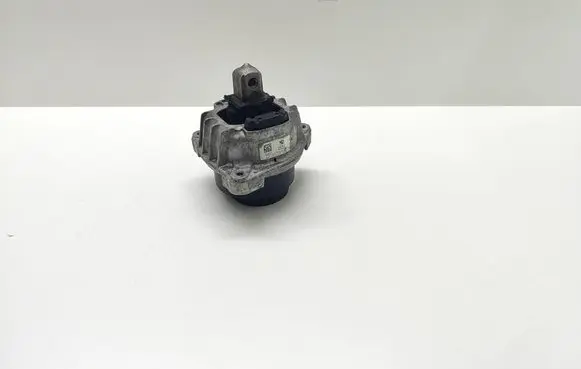 BMW 5 F10 F11 Engine mount bracket 6777371 677737104 57527810