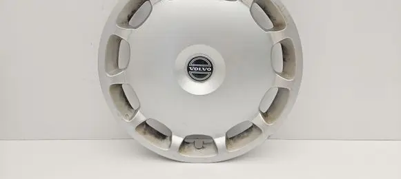 Volvo V70 R16 wheel hub/cap/trim 30714561