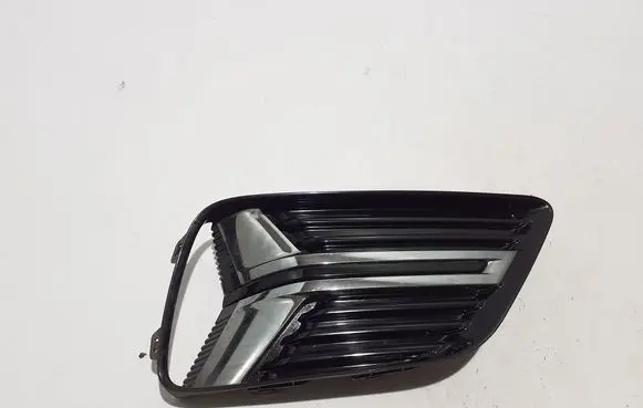 Renault Arkana Front bumper lower grill 261A22101R