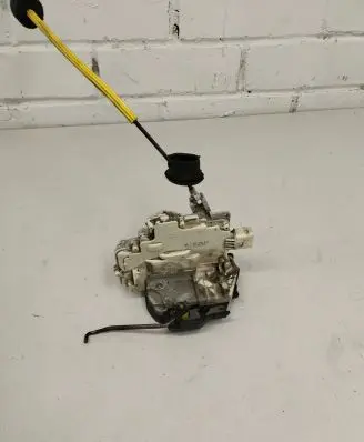 Audi A6 S6 C6 4F Rear door lock 4F0839016