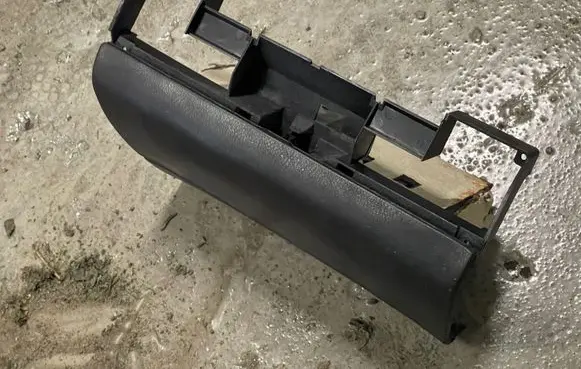 BMW 3 E36 Glove box set 81712690 8153013
