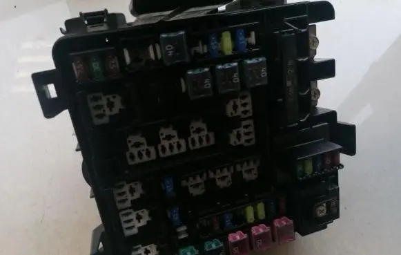 Honda FR-V Fuse box set