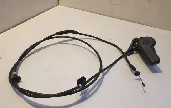 Ford Focus Engine bonnet/hood lock release cable AM5116C657