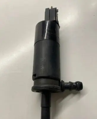 BMW X1 E84 Windscreen/windshield washer pump 6973097 577893