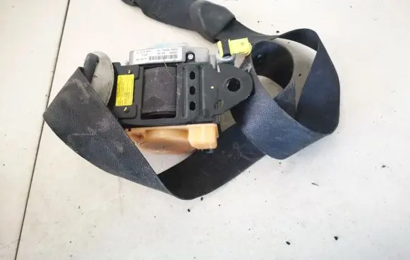 Toyota Avensis T250 Front seatbelt 7322005051 73220-05051