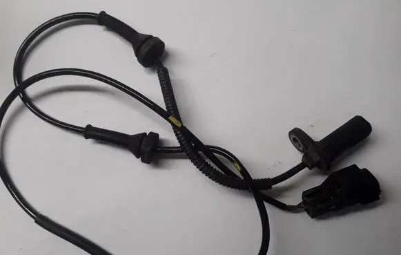 Volvo XC90 ABS brake wheel speed sensor 8634237