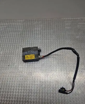 BMW 5 E39 Headlight ballast module Xenon 5DV00776029 8387114