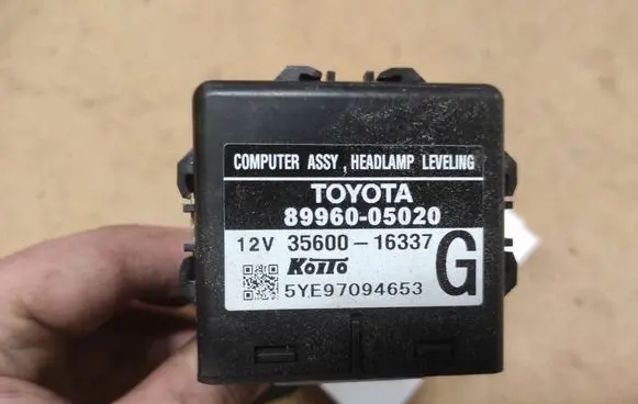Toyota Avensis T250 Light module LCM 8996005020 3560016337 5YE97094653