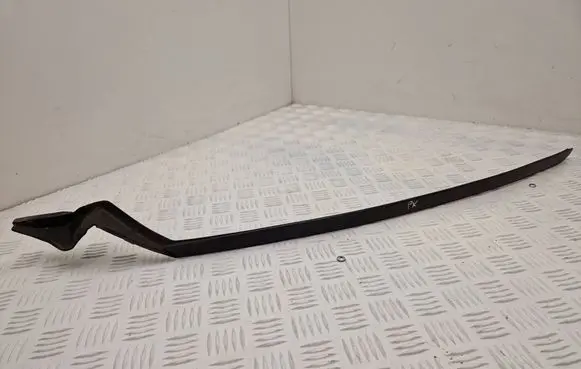 Ford Focus Windshield trim JX7BA03195