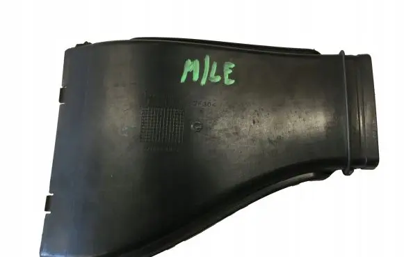 Maserati Levante Intercooler air channel guide 670033069
