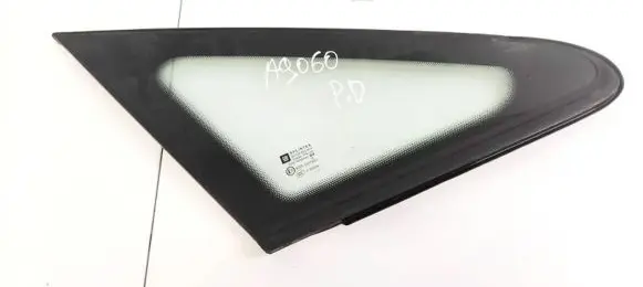 Opel Zafira B Front triangle window/glass 