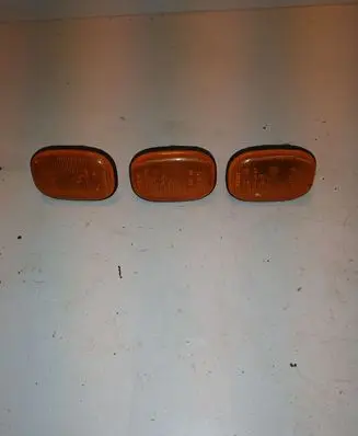 Toyota Avensis Verso Front fender indicator light