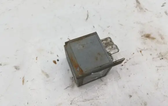 Land Rover Discovery 3 - LR3 Other relay F80B14B192AA