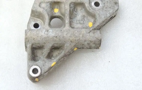 Chrysler Grand Voyager V Engine mounting bracket K68031433AA 68031433AA