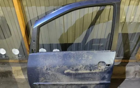 Volkswagen Sharan Front door