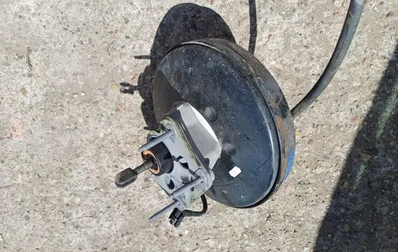 Renault Scenic III - Grand scenic III Brake booster 472100013R