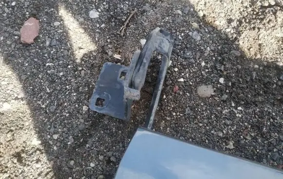Tailgate/trunk/boot hinge