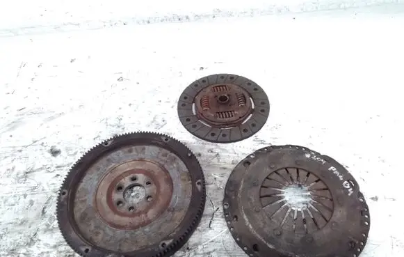 Volkswagen PASSAT B4 Clutch set kit 037105273C 3082231031