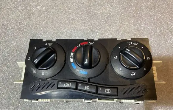 Mercedes-Benz A W168 Climate control unit 1688300485 A1688300485