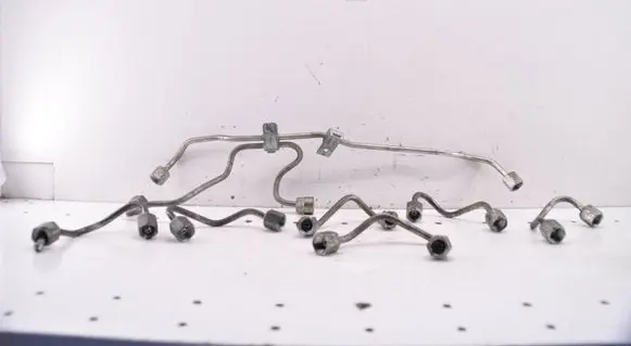 Audi A4 S4 B8 8K Fuel injector supply line/pipe 