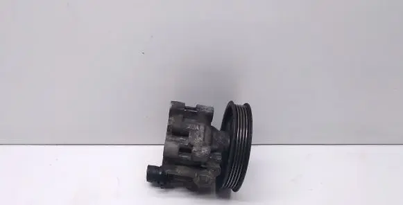 Toyota RAV 4 (XA20) Power steering pump 52020
