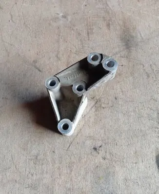 Suzuki SX4 Gear shift cable bracket 24792