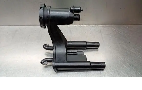 Peugeot 607 Oil breather separator 4R8Q6A785AE