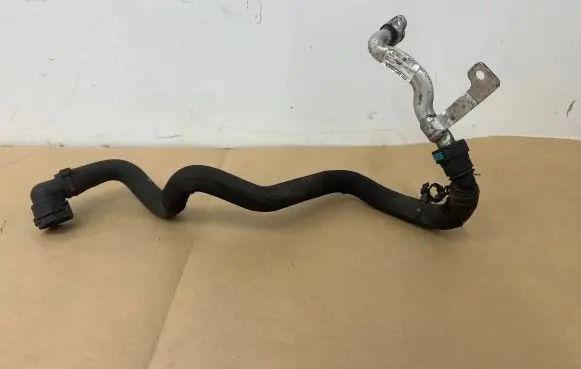 Land Rover Range Rover Sport L494 Engine coolant pipe/hose FPLA8C202CA 13012016