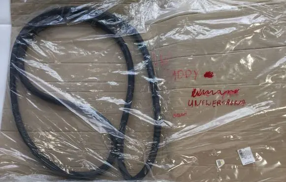 Volkswagen Caddy Front door rubber seal 2K0837911J