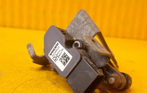 Volvo V60 Headlight/headlamp level sensor 32246632